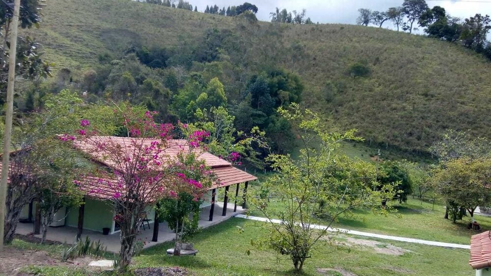 Estalagem Sitio Colibri — 4-Star Luxury Hotel in Cunha, Brasil