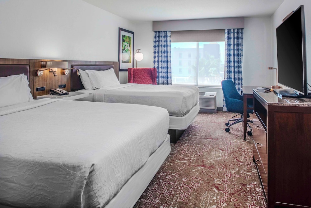 Hilton Garden Inn Sarasota Bradenton Airport - photo 4