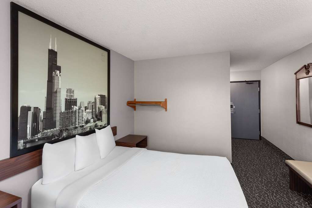 Super 8 by Wyndham Romeoville Bolingbrook - photo 19