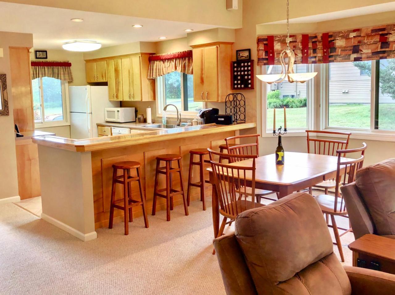 G4 Modern home with AC within walking distance of golf course and Mt Washington Hotel - photo 3