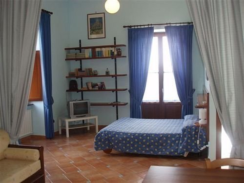 Domus Paola Sorrento