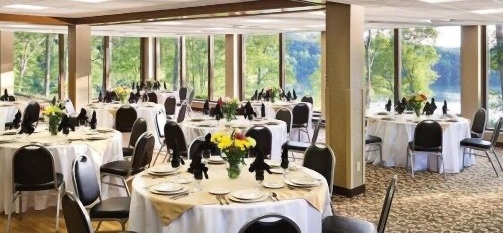 Burr Oak Lodge & Conference Center - photo 13