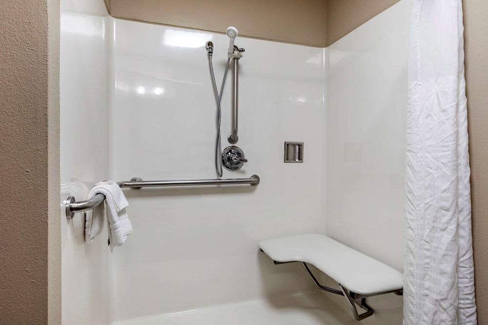 Comfort Inn & Suites Pauls Valley City Lake - photo 10