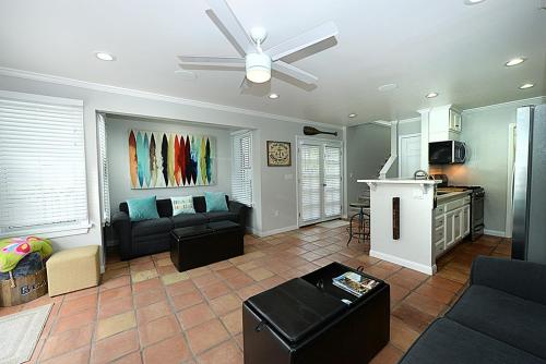 232W 232 Whittley — Avalon — photo 4