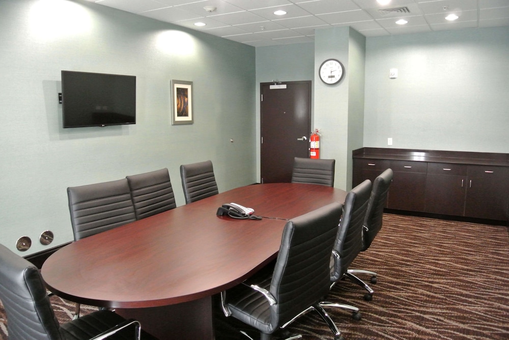 Hampton Inn Carrizo Springs - photo 37