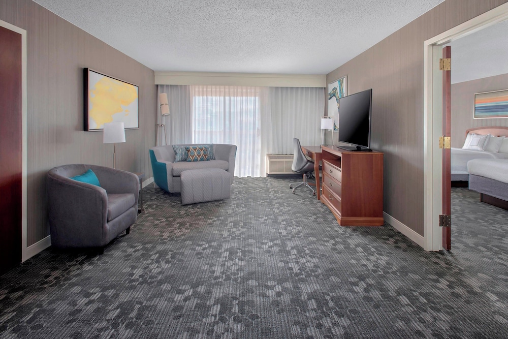 Courtyard by Marriott Basking Ridge - photo 12