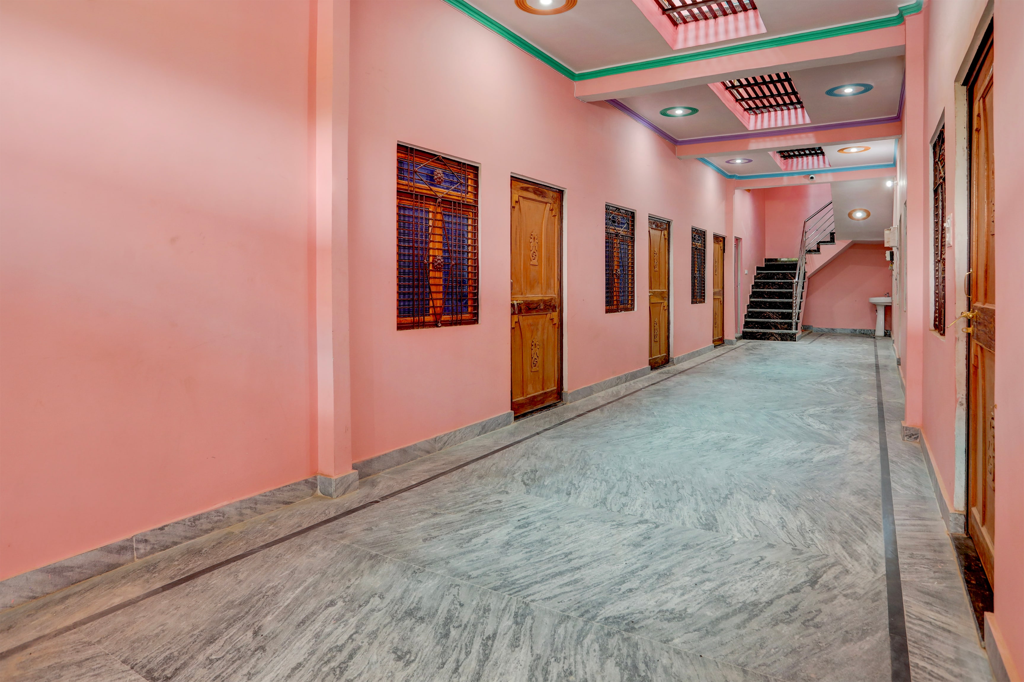 Hotel O Blue Moon — Allahabad