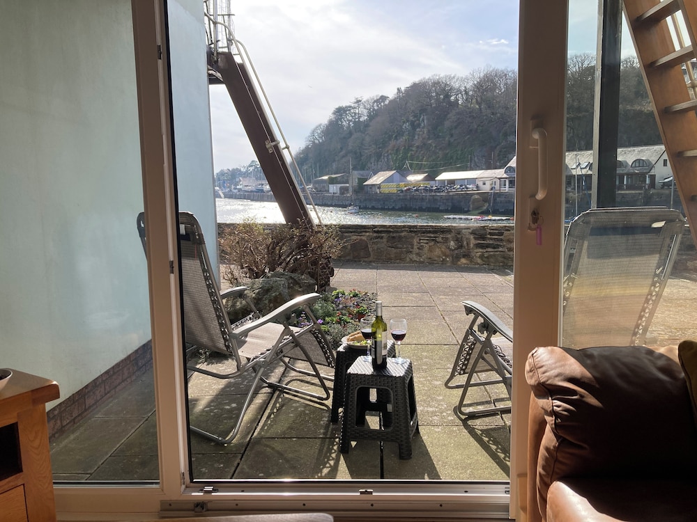 48a South Snowdon Wharf — 4-Star Luxury Hotel in Porthmadog, United Kingdom