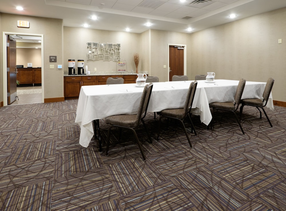 Hampton Inn Green Bay Downtown - photo 61
