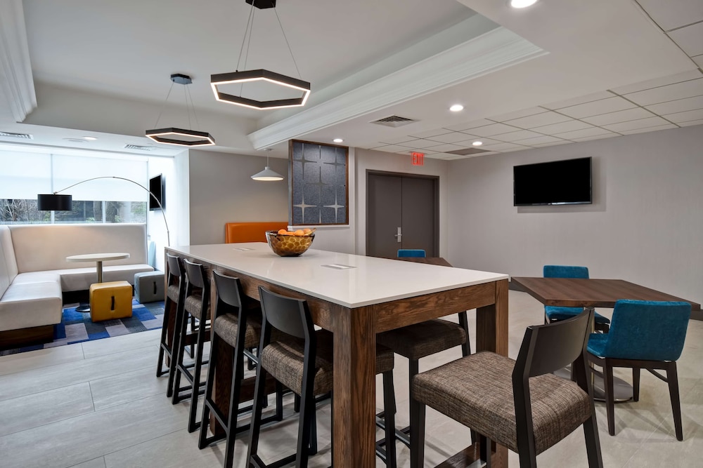 Hampton Inn Ny Jfk - photo 25