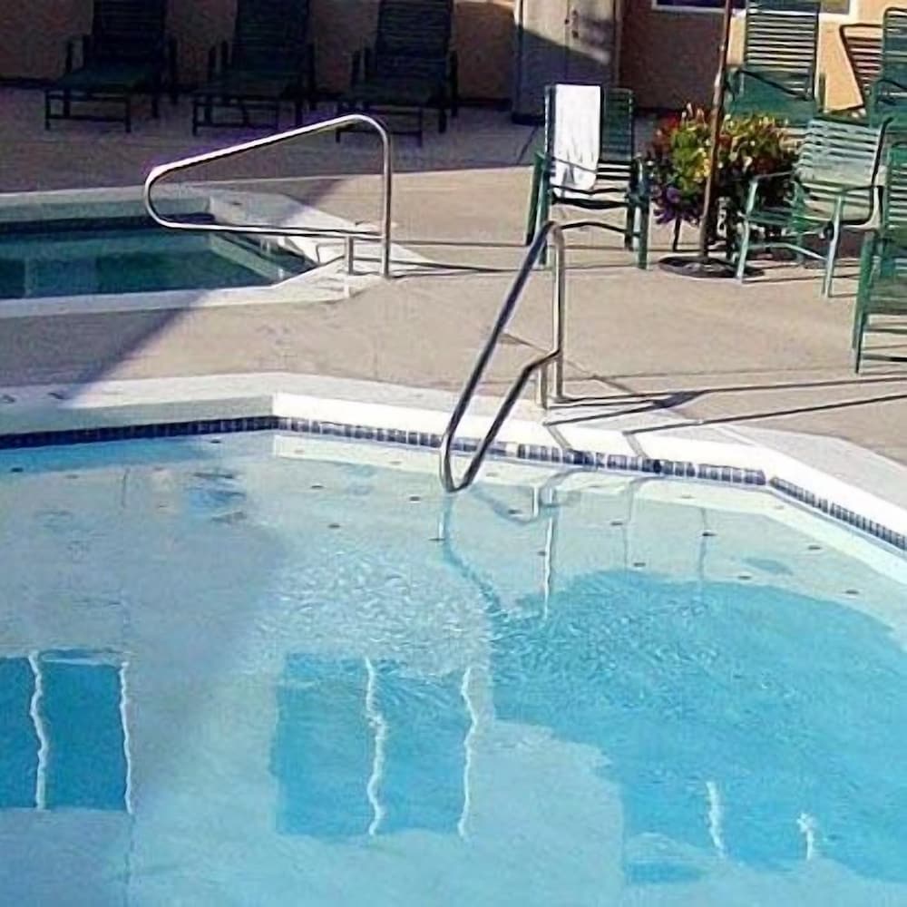 Broadway Inn Conference Center - photo 35