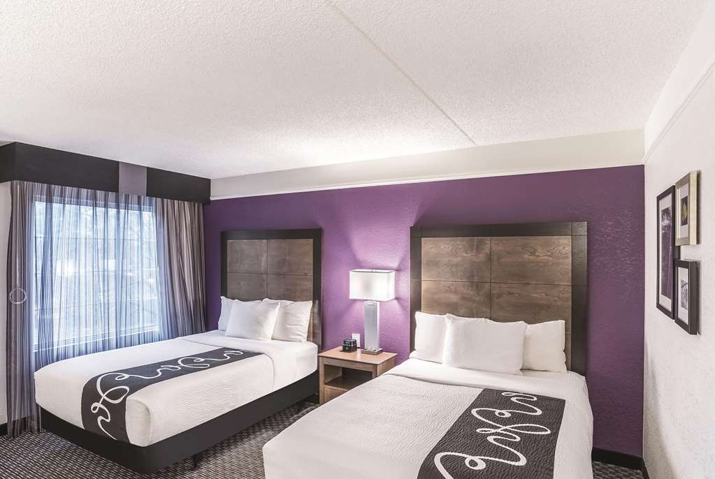La Quinta Inn & Suites by Wyndham Flagstaff - photo 23