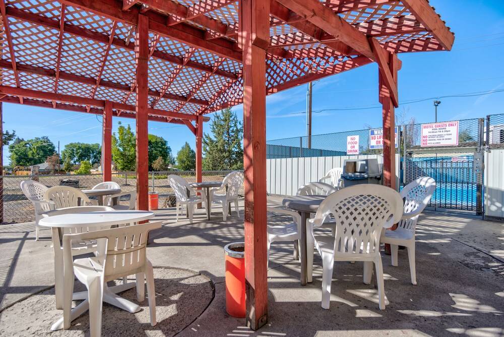 Redmond Inn - photo 26