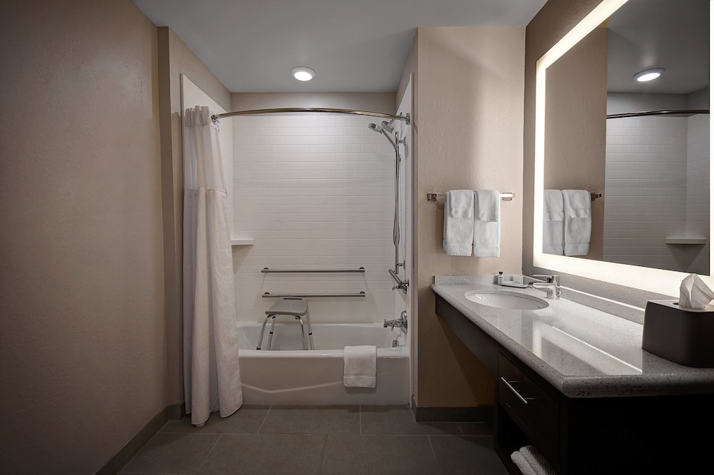 Staybridge Suites Holland by IHG - photo 15