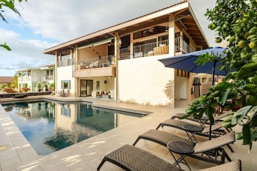 Grand Hawaiian Villa Ocean Views Pool with Ohana Suite — 4-Star Luxury Hotel in Kailua-Kona, United States