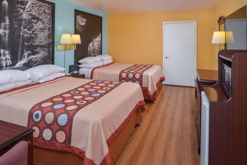 Super 8 by Wyndham Little Rock North Airport - featured photo