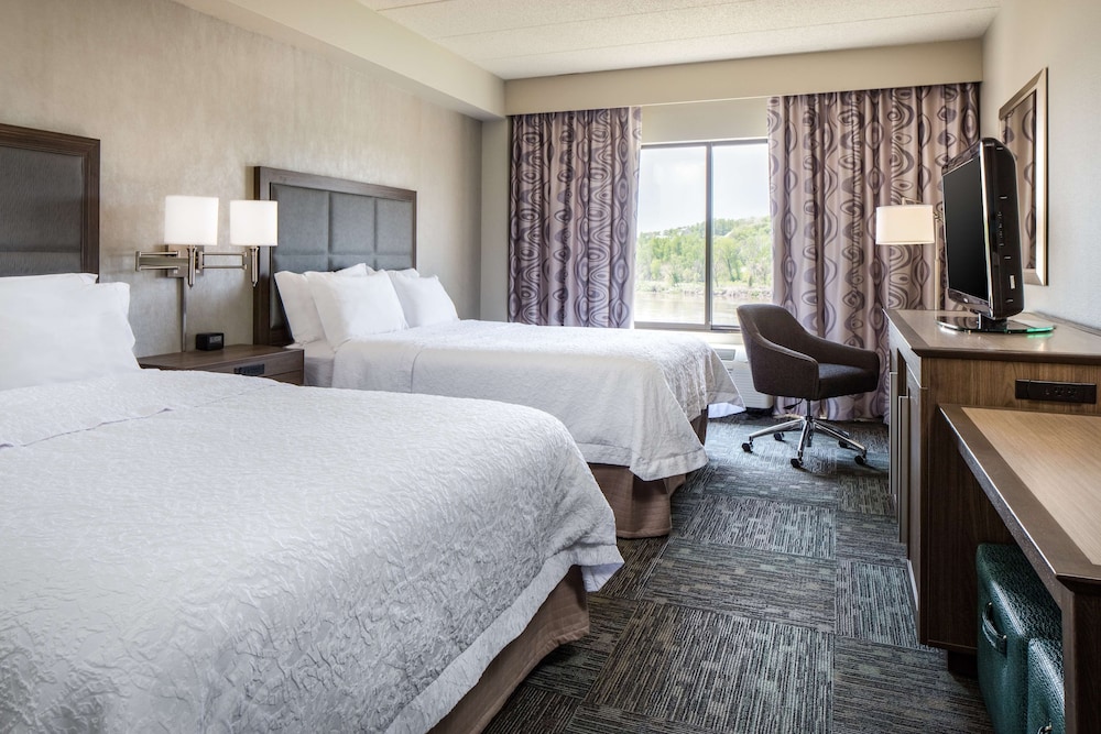 Hampton Inn Council Bluffs - photo 7