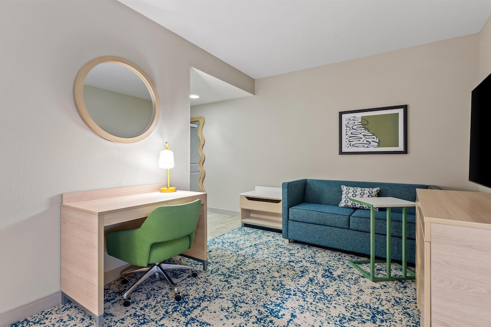 Hampton Inn & Suites St. Petersburg Downtown - photo 44