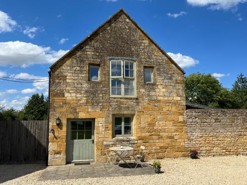 Pheasant Cottage Stunning peaceful home parking Pass the Keys — 4-Star Luxury Hotel in Moreton In Marsh, United Kingdom