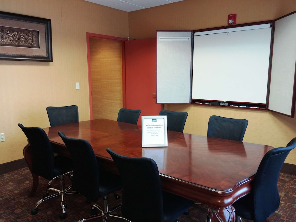 Hampton Inn & Suites Albuquerque Coors Road - photo 36