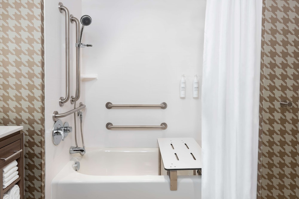 Home2 Suites by Hilton Wildwood The Villages - photo 14
