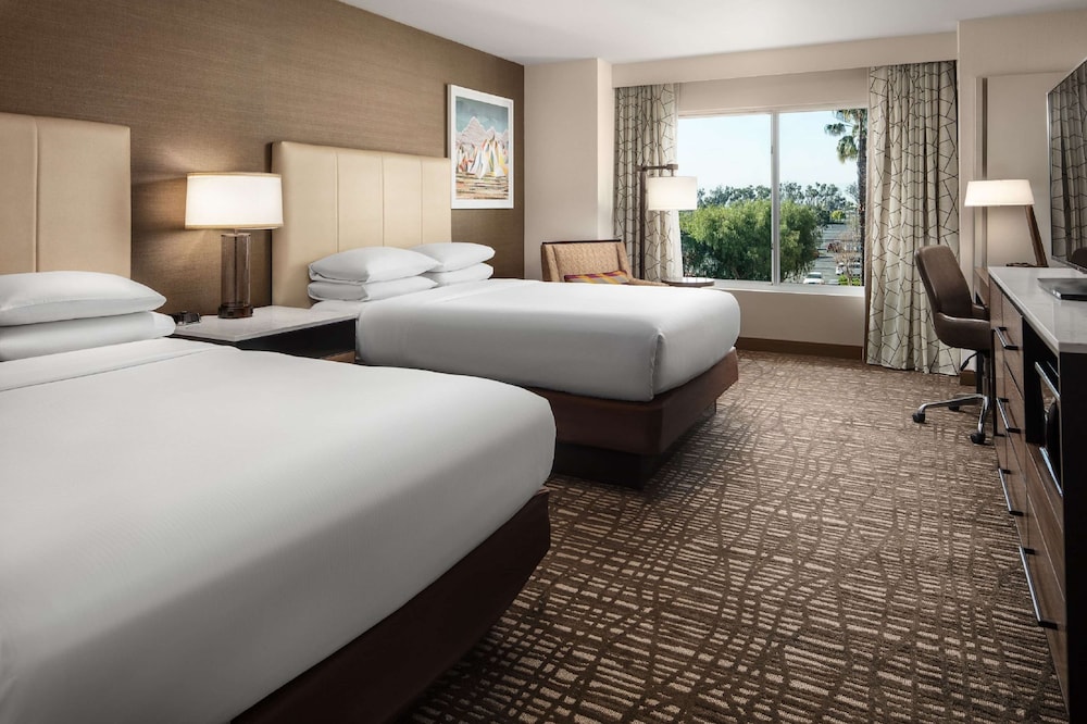 DoubleTree by Hilton Ontario Airport - photo 13