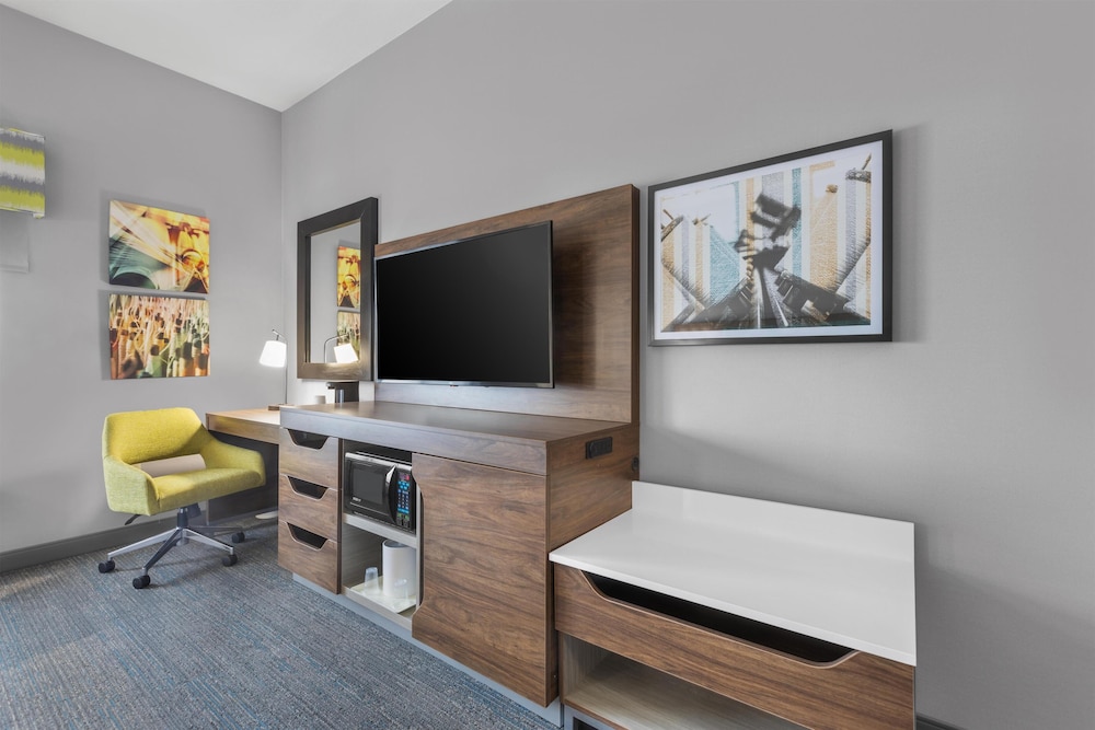 Hampton Inn Pendleton - photo 14