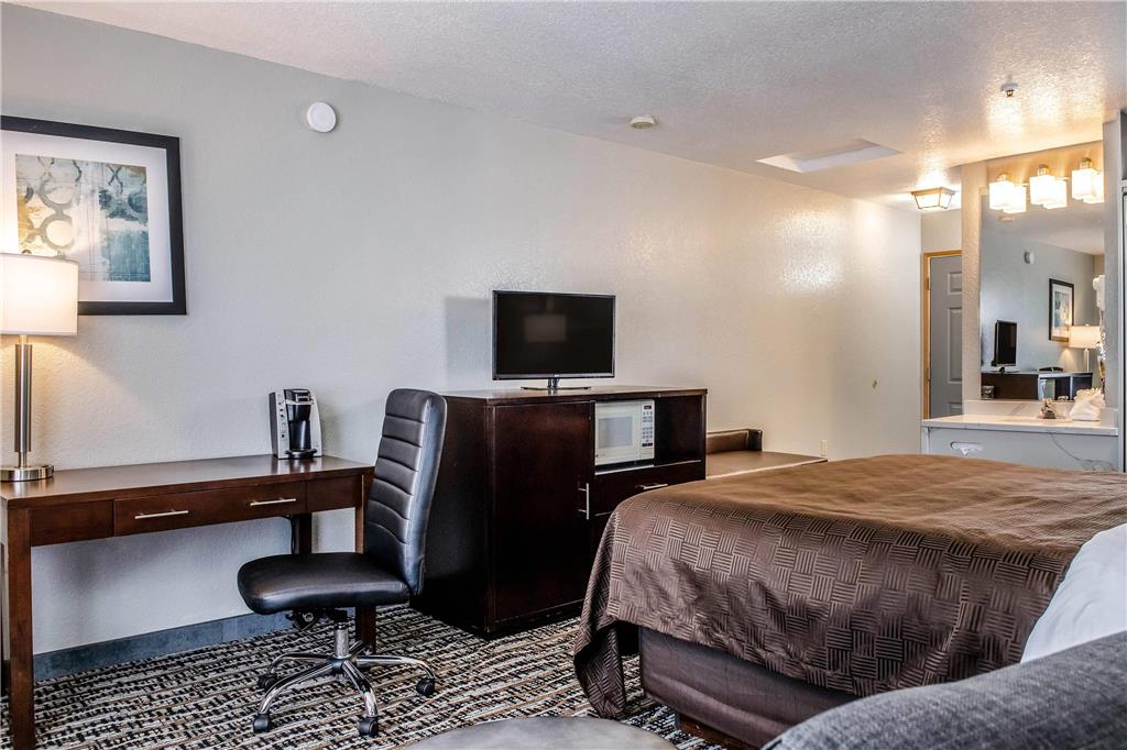 Clarion Hotel By Humboldt Bay - photo 14