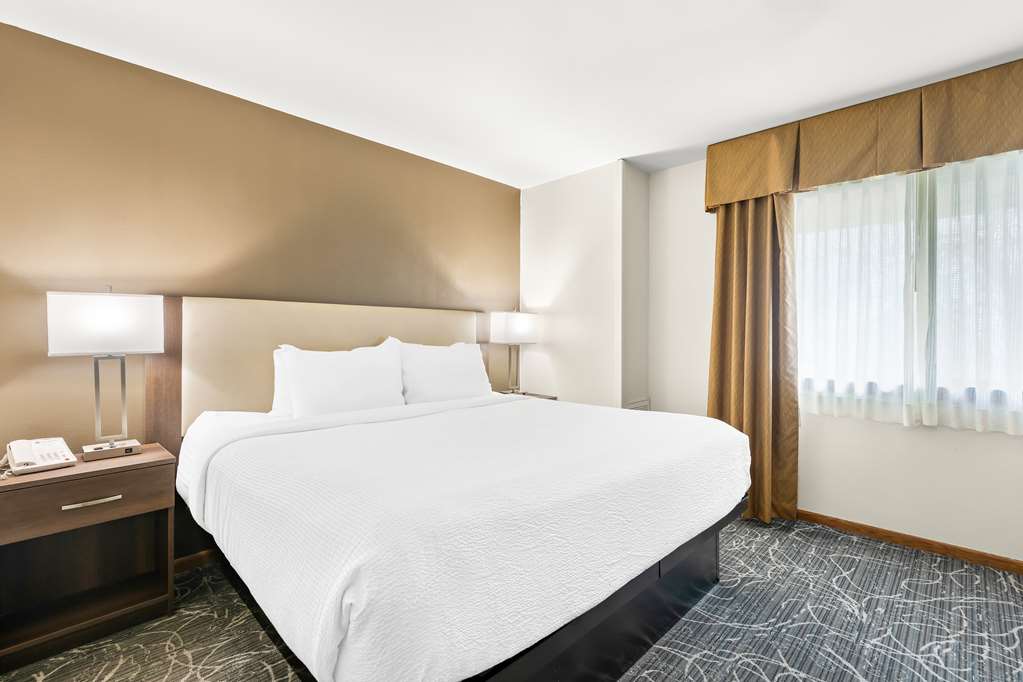 Best Western West Towne Suites - photo 40