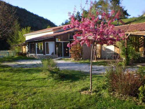 Les Planious - carbon neutral hotel in Unknown City