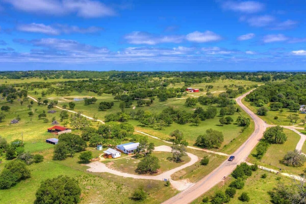 3 Acres of Luxury and Views in Fred Wine Country - photo 35