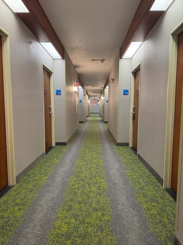 Wyndham Garden Anchorage Airport - photo 39