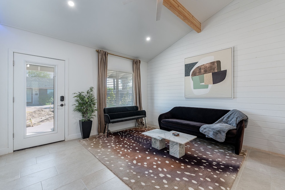 Ash & Ko Boutique Lodging - photo 15