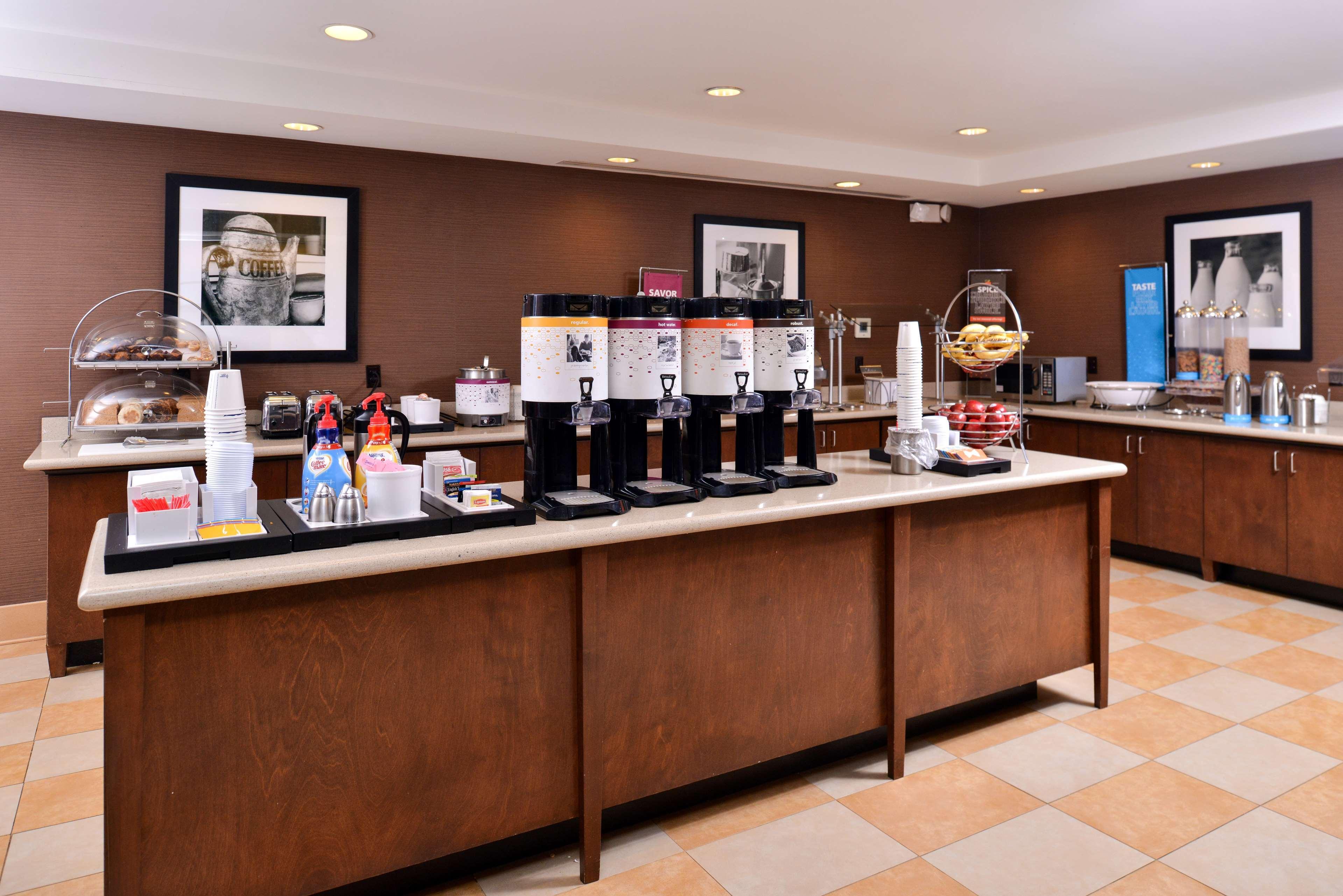 Hampton Inn & Suites Fort Belvoir Alexandria South - photo 17