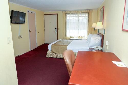River Side Inn - photo 16