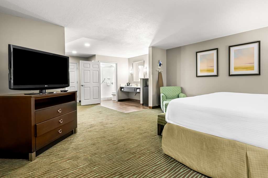 Best Western Executive Suites - photo 7