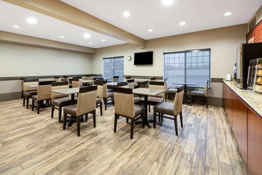 Best Western Plus Kalispell Glacier Park West Hotel & Suites - photo 6