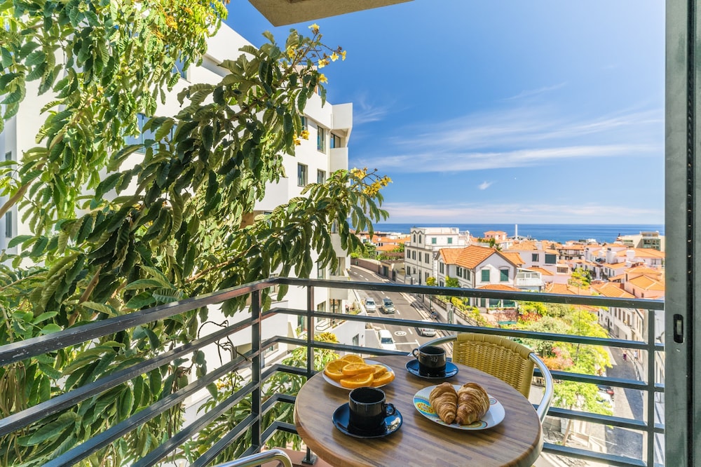 Yellow Rose by AH — 4-Star Luxury Hotel in Funchal, Portugal