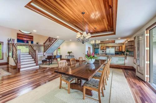 Luxury Oceanview Estate — 4-Star Luxury Hotel in Holualoa, United States