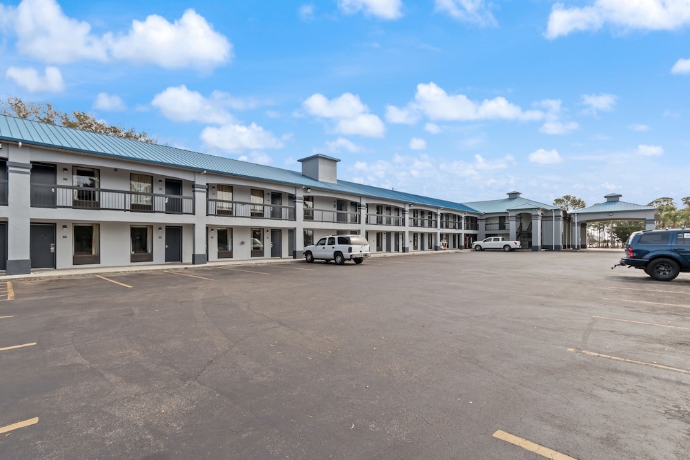 Regency Inn Near Boardwalk & Hurlburt Field - photo 24