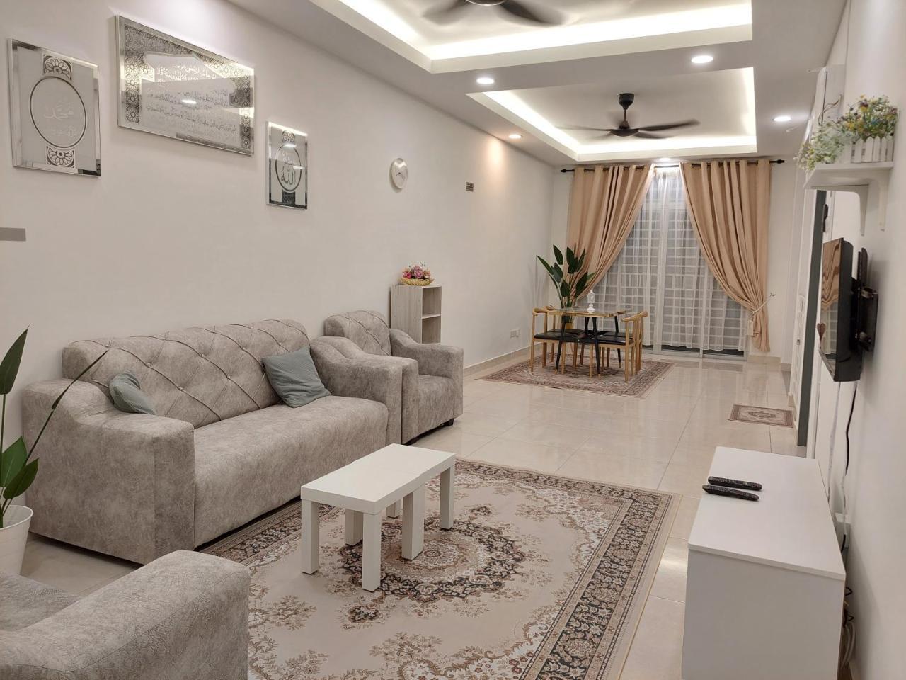 Anis Homestay Nilai — 4-Star Luxury Hotel in Kampung Baharu Nilai, Malaysia