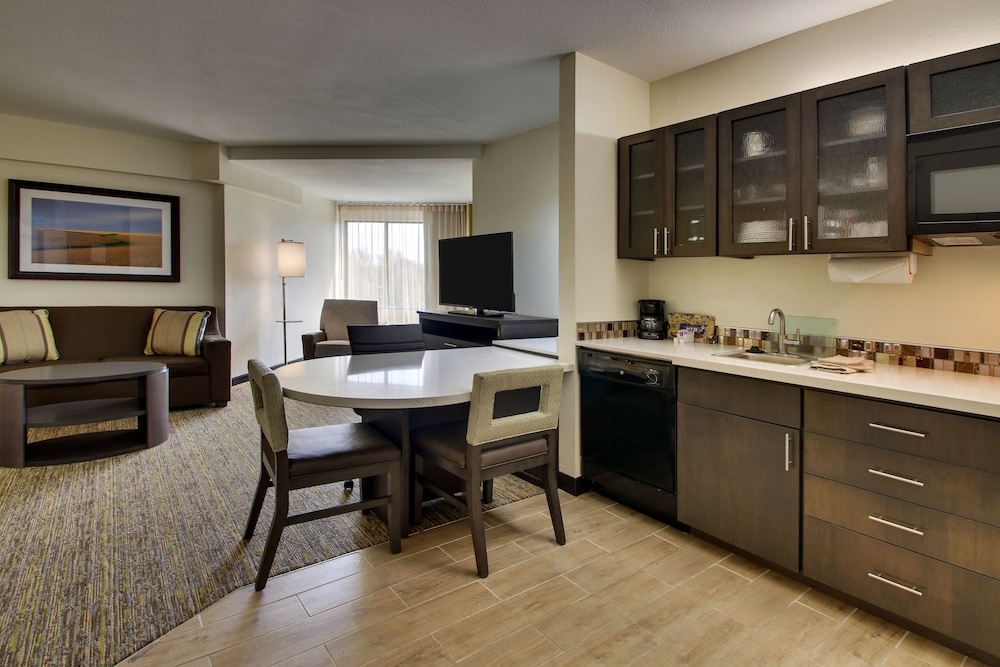 Candlewood Suites Wichita East by IHG - photo 20