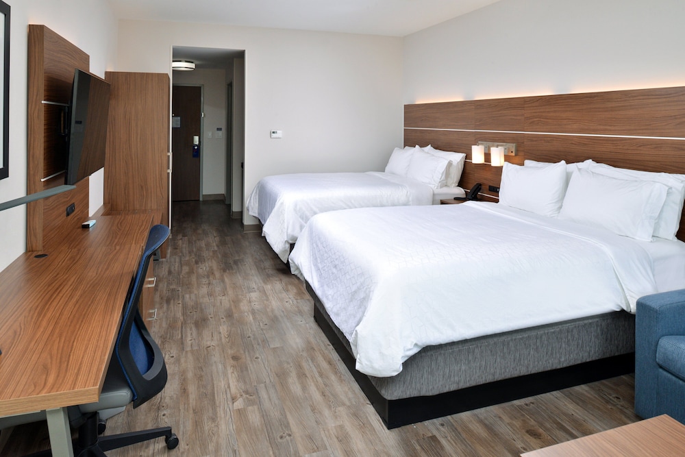 Holiday Inn Express Orlando South Park by IHG - photo 16