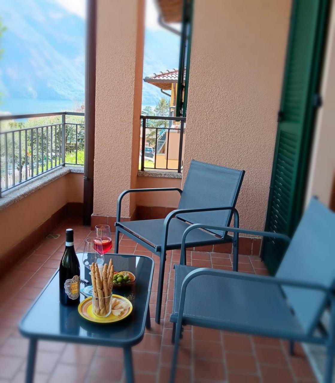 La casa al lago BMOR love&lake — 4-Star Luxury Hotel in Mezzegra, Italy