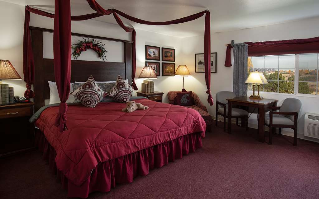 Coast Hilltop Inn - photo 16