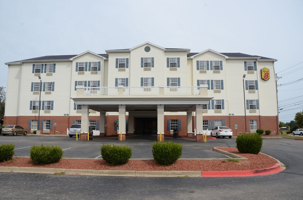 Super 8 by Wyndham Louisville Expo Center - photo 28