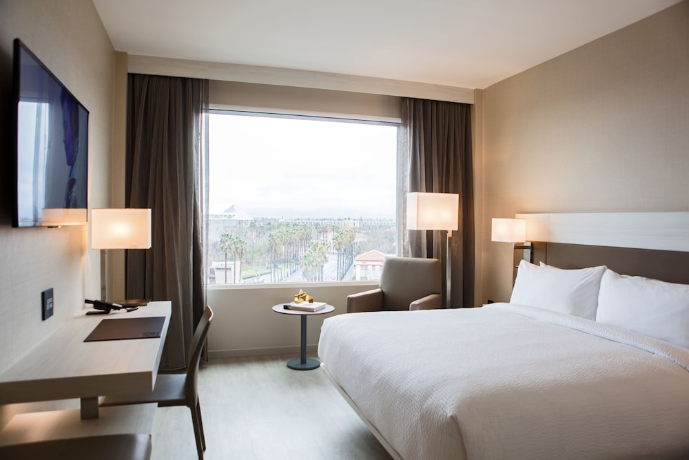 AC Hotel by Marriott San Jose Downtown - photo 8