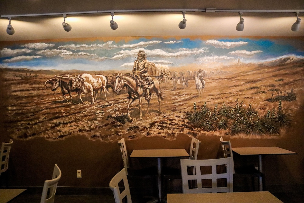 Monument Inn & Suites - photo 34