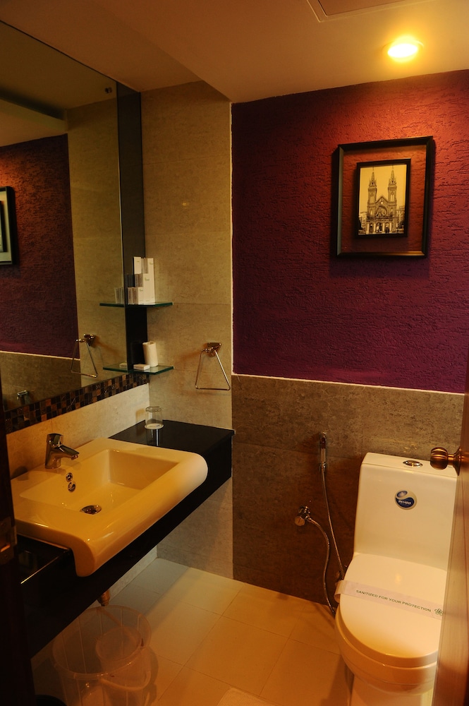 Biverah Hotel & Suites — 4-Star Luxury Hotel in Thiruvananthapuram, India