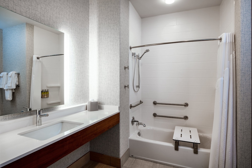 Holiday Inn Express & Suites Beloit by IHG - photo 50